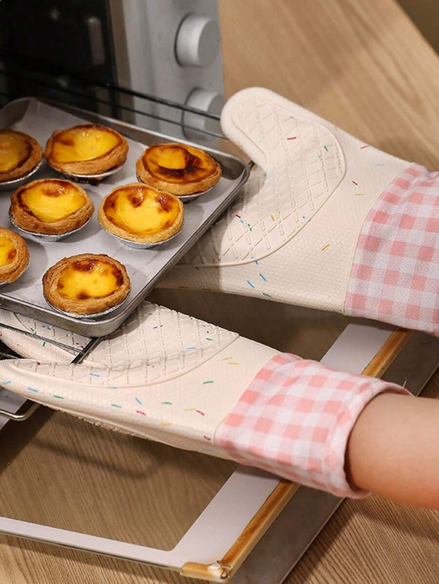 2 Packs Silicone Oven Gloves, Thickened Heat-Resistant And Anti-Scald, Easy Storage With Tail Hanging Design, Silicone Non-Slip, Heat Insulation And Resistance, Easy To Grab From Oven, Microwave, And Steamer, No Deformation And Easy To Clean