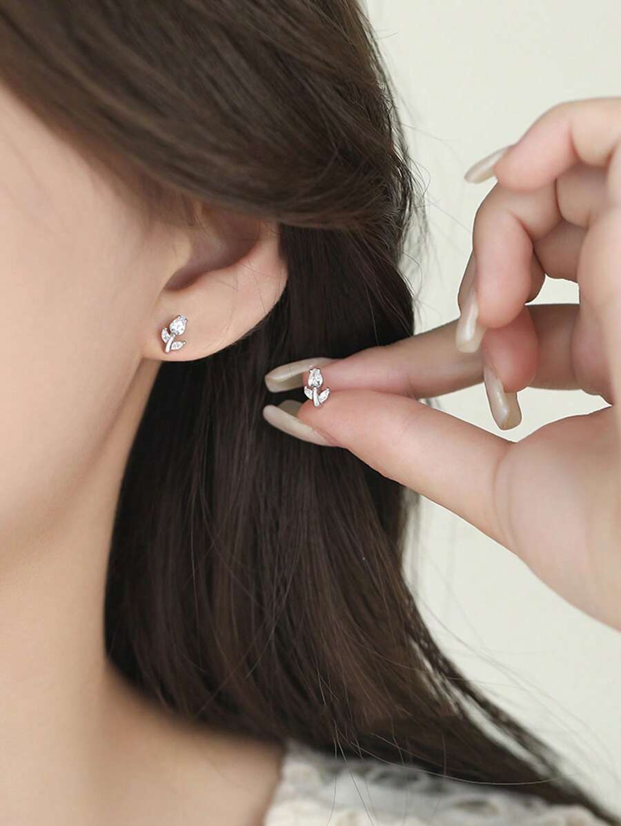 Pendientes de tuerca de diseño de tulipán con circonita cúbica de plata de ley 925, pendientes florales de lujo únicos, adecuados para uso diario de mujer, gran regalo para madre, novia, San Valentín, Pascua