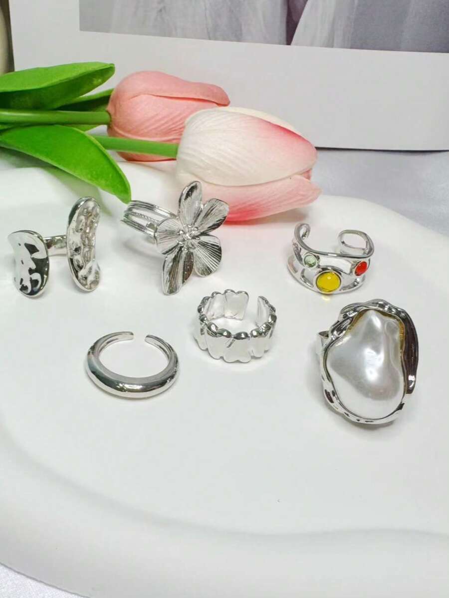 Set van 6 stuks geometrische ringen in barokstijl met imitatieparels en edelstenen, geschikt voor dagelijks gebruik door vrouwen.
