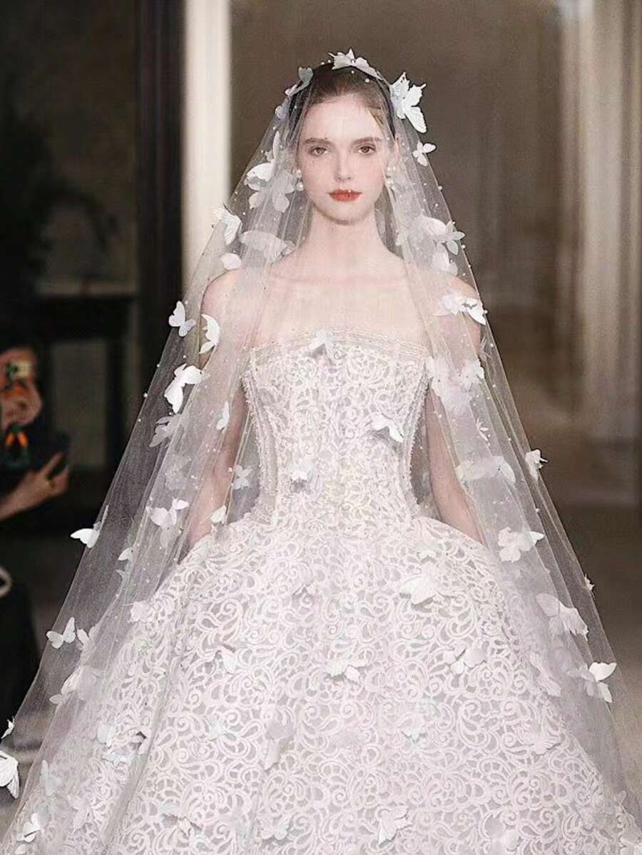 Luxuriöser Brautschleier mit Perlen & 3D Schmetterlingen, elegantes großes Schwanzdesign für Hochzeiten