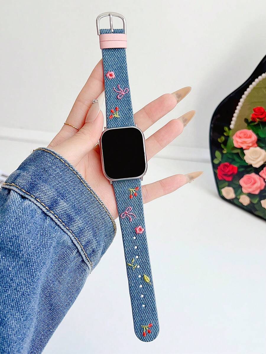Bracelet de montre en cuir denim pour femme, motif nœuds brodés, fleurs et cerises, compatible avec Apple Watch 38 mm, 40 mm, 41 mm, 42 mm, 44 mm, 45 mm, 49 mm, S10, 42 mm, S10, 46 mm. Élégant, mignon et confortable, bracelet remplaçable, compatible avec les séries Iwatch Ultra 2, S10, SE, 9, 8, 7, SE, 6, 5, 4, 3, 2, 1.