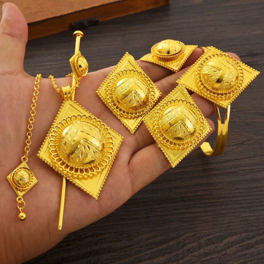 Set de 4 a 6 piezas de joyería de lujo con colores dorados y formas de rombos y cruces de estilo africano y árabe, que incluye aretes, anillos, collar, pulsera, tocado y pasador para el cabello, perfecto como regalo para fiestas, bodas o compromisos de Oriente Medio