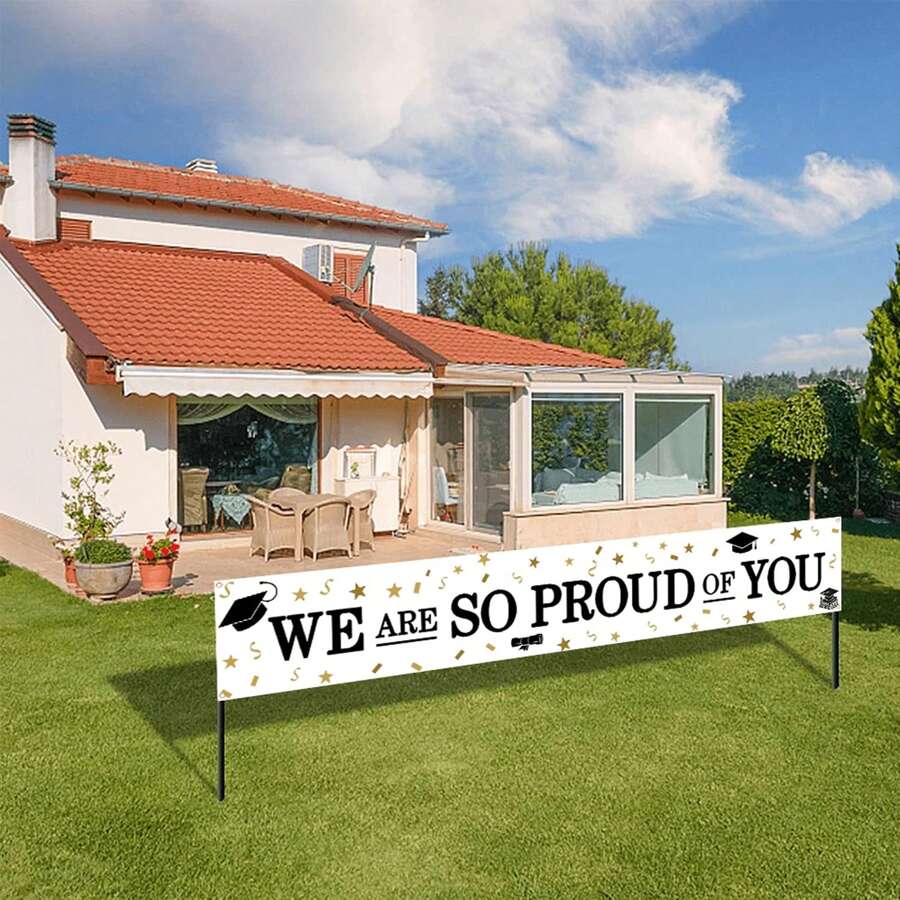 1pc 2025 Graduation Flag, "We Are Proud Of You" Design With Graduate Hat And Diploma, Suitable For Indoor/Outdoor Decor, Garden Party And Graduation Celebration, Weather-Resistant Decoration Banner, Graduation Party Decor