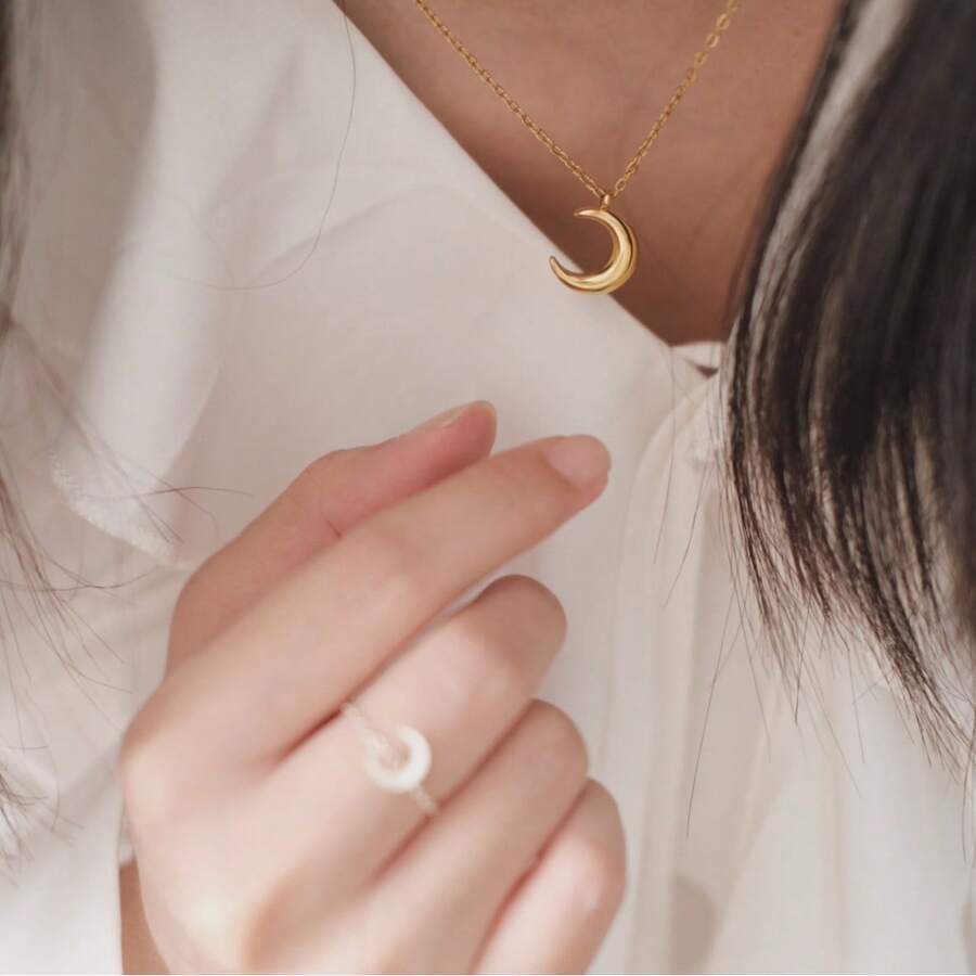 Colar com pingente de lua grande em aço inoxidável dourado, 1 peça, adequado para viagens, encontros, festas, joias de verão, joias ocidentais, joias de praia, baile, praia, verão, joias, acessórios