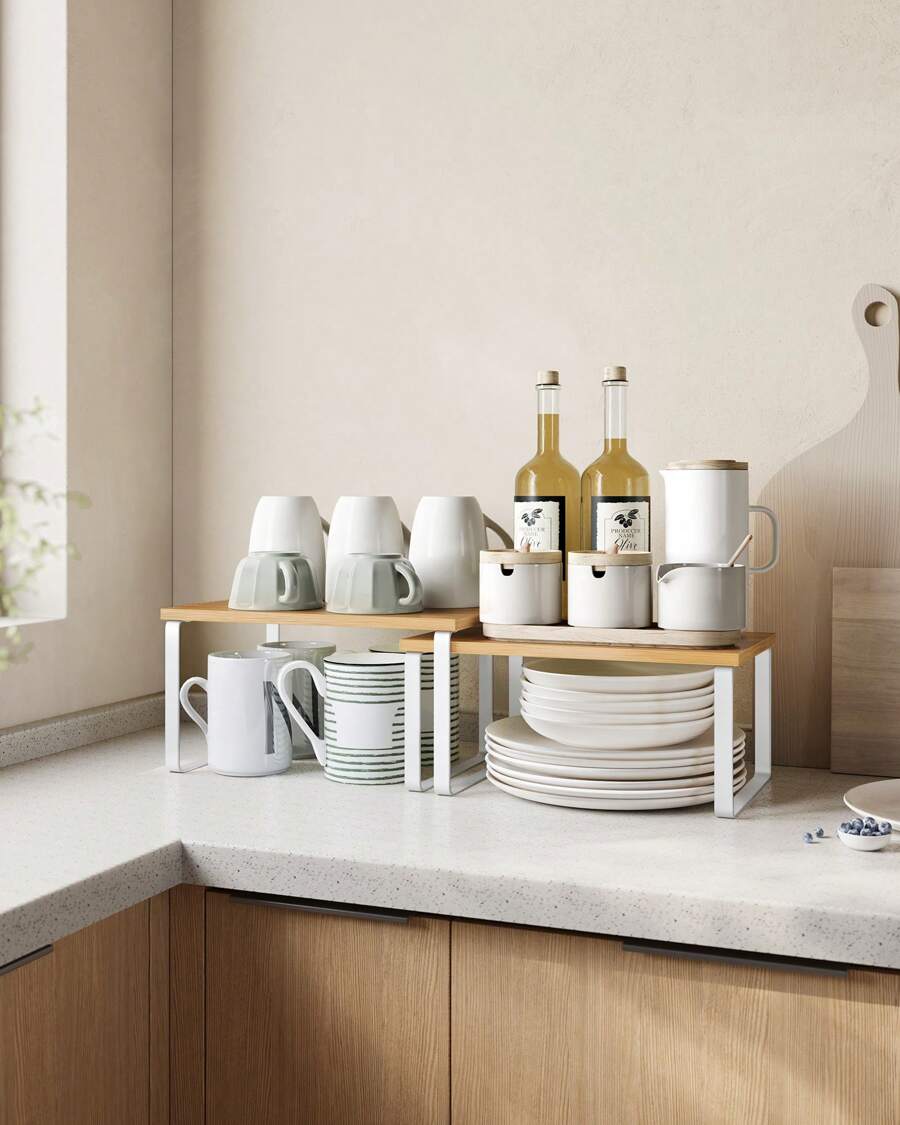 Étagère à Épices, Lot de 2, Organisateur de Placard, Étagère de Rangement de Cuisine Extensible, Porte-épices Empilable, Métal, Bois d'Ingénierie, Blanc Nuage et Beige Naturel
