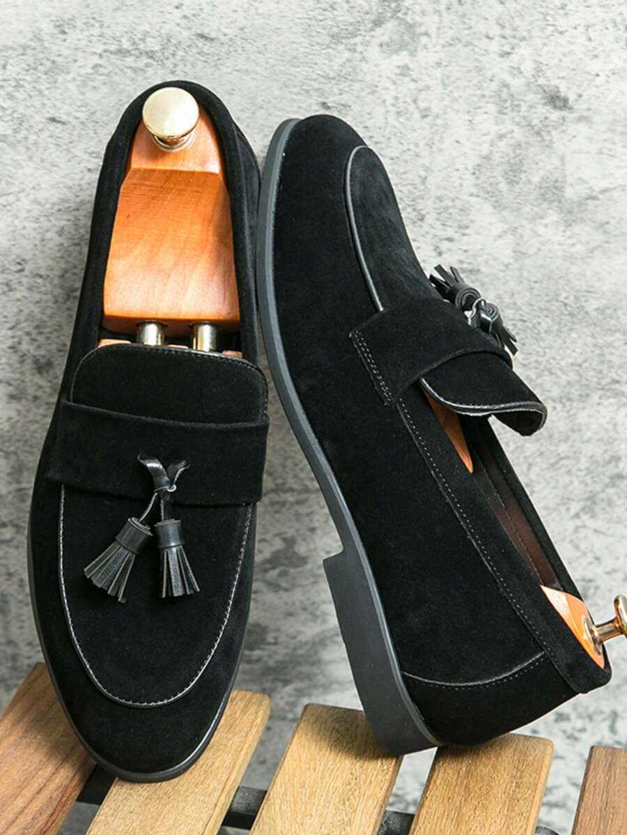 Męskie mokasyny typu slip-on z frędzlami, modna gumowa podeszwa, casualowe mokasyny w stylu oksfordzkim w kolorze czarnym