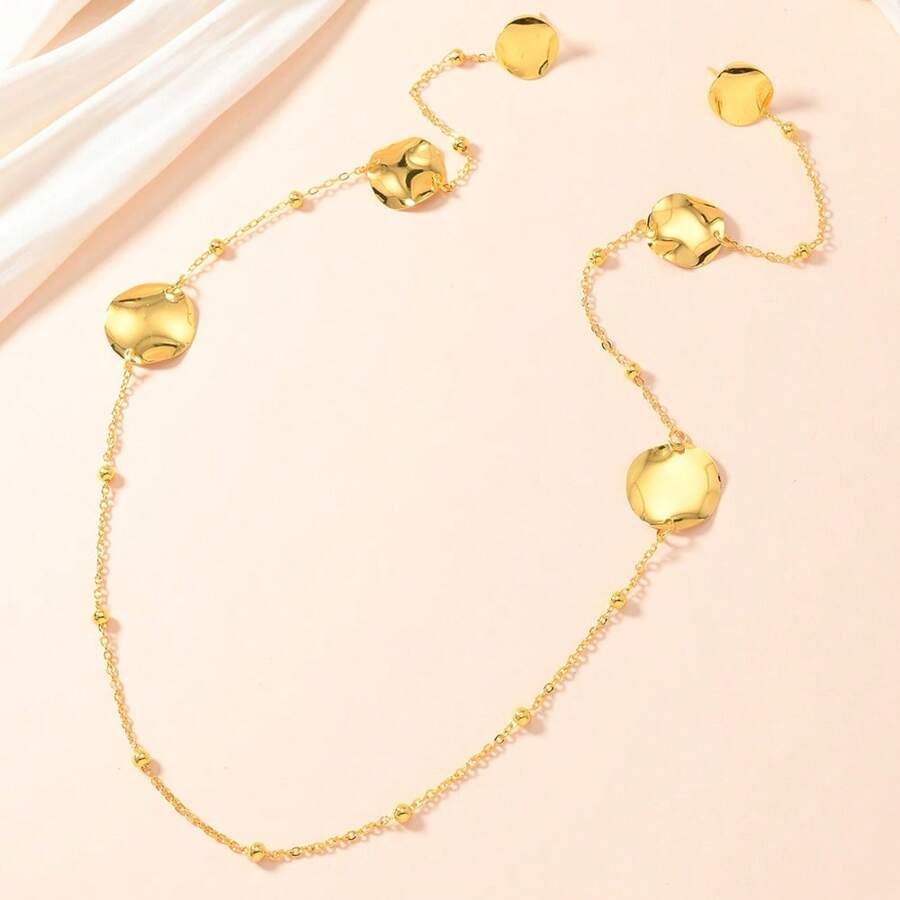 Nuovi orecchini ear cuff a catena di ispirazione mediorientale con pezzi di metallo irregolari, gioielli da donna