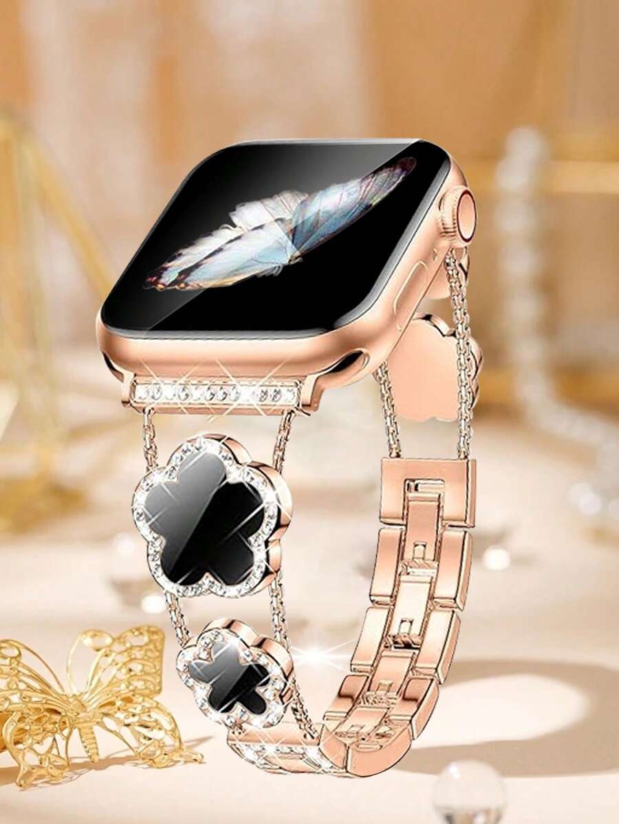 1 pièce Bracelet de montre Apple pour femmes, avec un motif de trèfle à cinq feuilles en diamant et cuivre doré. Bracelet en métal à fleurs d'été, compatible avec les de 38/40/41/42/44/45/46/49 mm, compatible avec les séries Ultra3/2/1/SE/10/9/8/7/6/5 4/3/2/1, accessoires de mode