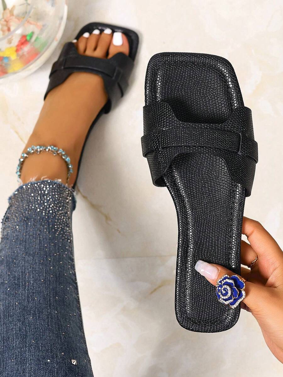 Nuevas sandalias informales tipo chanclas para mujer, de primavera/verano, de estilo minimalista, con cómoda planta plana y puntera abierta, versátiles para la playa