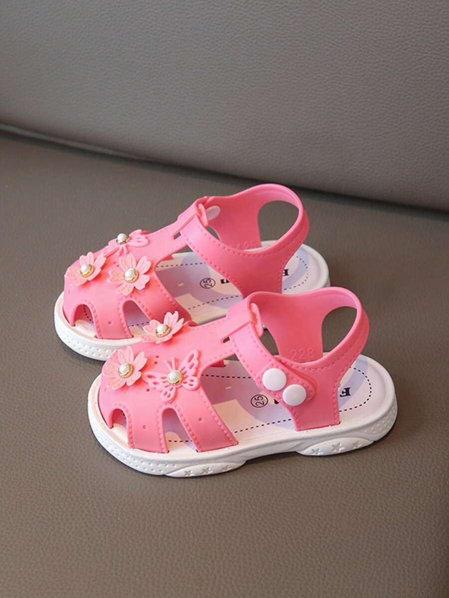 1 paar babysandalen met bloemendecoratie voor peutermeisjes, nieuwe collectie 2025, zachte antislip buitenschoenen voor kinderen, geschikt voor de zomer