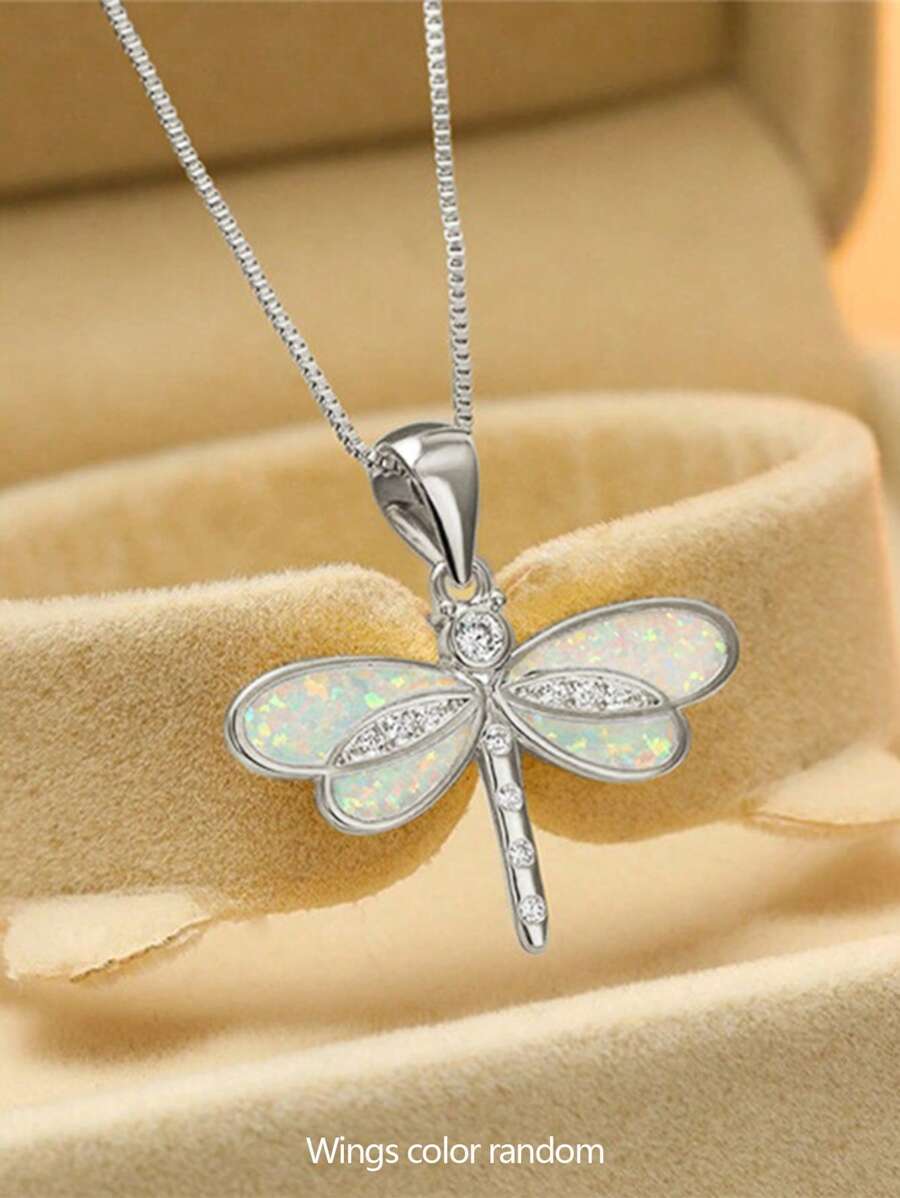 1 pièce Collier pendentif d'animal géométrique de libellule colorée, alliage de zinc couleur argent avec zircone cubique, convient pour les tenues quotidiennes et les accessoires de fête
