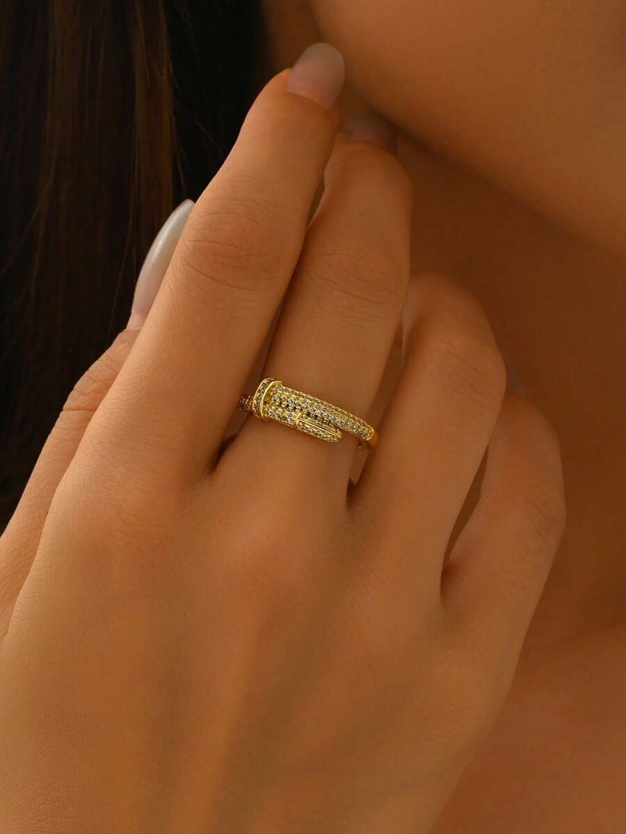 Anel cravejado de cobre e zircônia banhado a ouro 18K, elegante e fofo para festas e uso diário