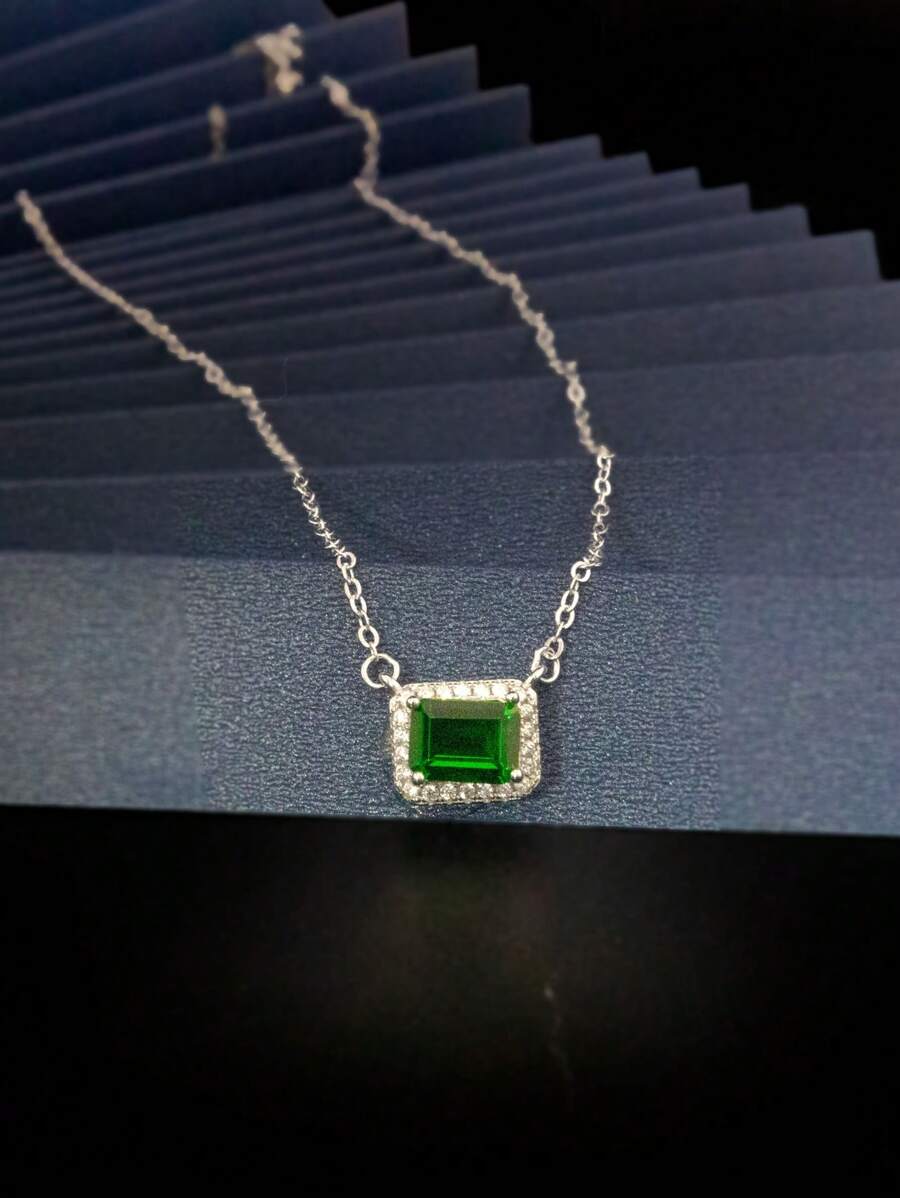 Zhenxing 1pc Women's Elegant Geometric Green Diamond Jade-Color Square Pendant Necklace, 925 Sterling Silver, Luxury Cubic Zirconia Embedded Design, Hypoallergenic, Suitable For Daily Wear And Vacation, Gift For Party