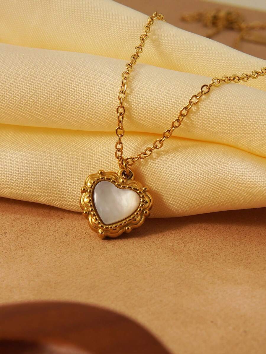 1 colar com pingente romântico em formato de coração de aço inoxidável, adequado para uso diário feminino, encontros, noivados ou como presente para entes queridos