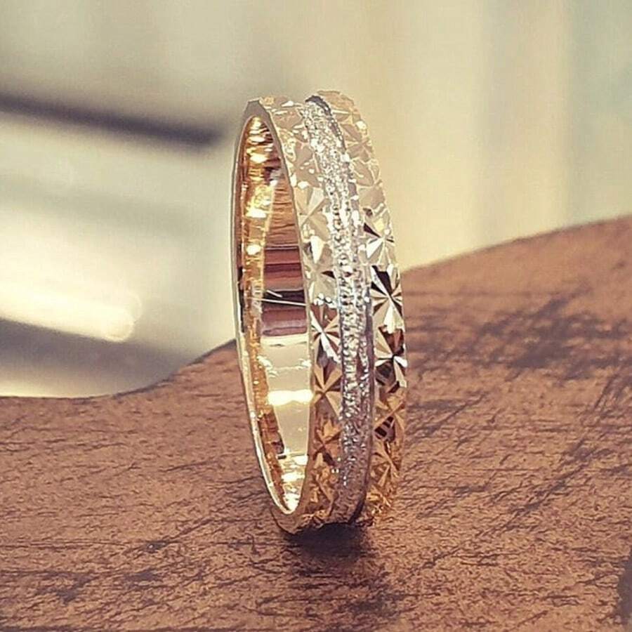 1 pieza Anillo elegante y personalizado para mujer, hermoso diseño halo enchapado en oro de 14K, adecuado para regalos y eventos formales, perfecto para el Día de San Valentín, cumpleaños o Navidad