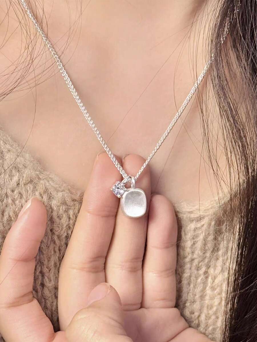 Vintage Pendant Women'S Necklace, 925 Sterling Silver Collarbone Chain, Brushed Square Pendant And Zirconia Pendant, Back Hollow Pattern Design, Fashionable Women Luxurious Jewelry