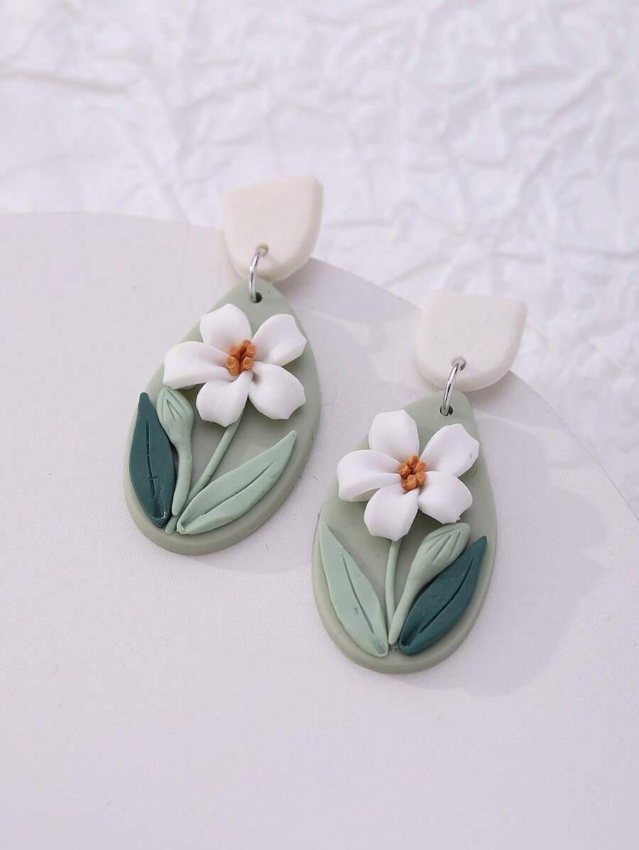 A Pair Of Elegant And Pure Polymer Clay Material, Purely Handmade, Green Background 3D White Lily Realistic And Unique Flower Earrings For Women, Suitable For Vacation And As A Gift