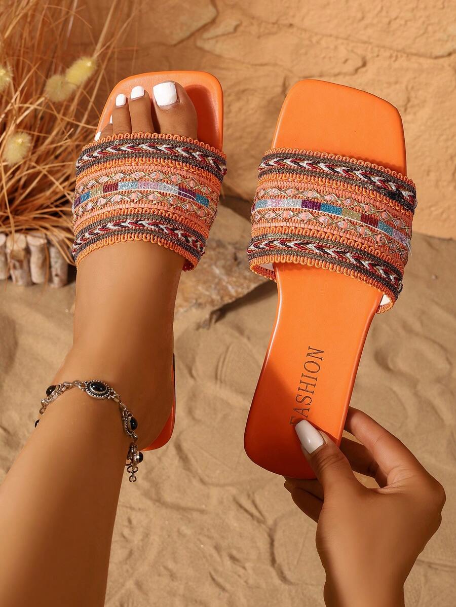 2025 New Women's Elegant Summer Shoes, New Retro European And American Fashion Comfortable Women's Shoes, Fashionable Versatile Elegant Women's Shoes, Outdoor Flat Beach Sandals