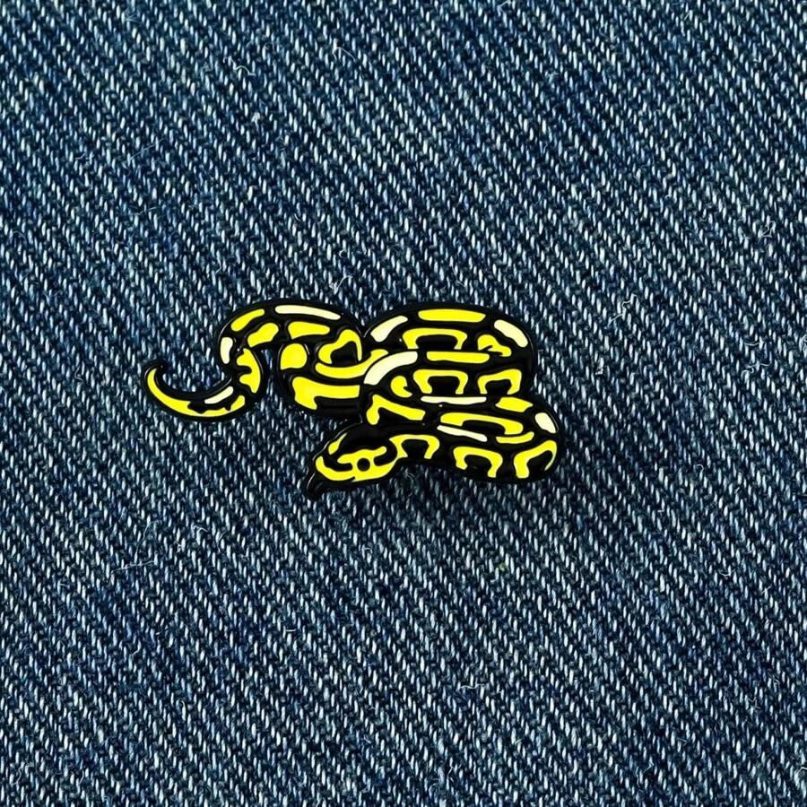 Sea Snake Enamel Brooch Fashion Decorative Brooches Ornaments Lapel Bag Badges Jewelry Gifts 2025 New Style Backpack For School