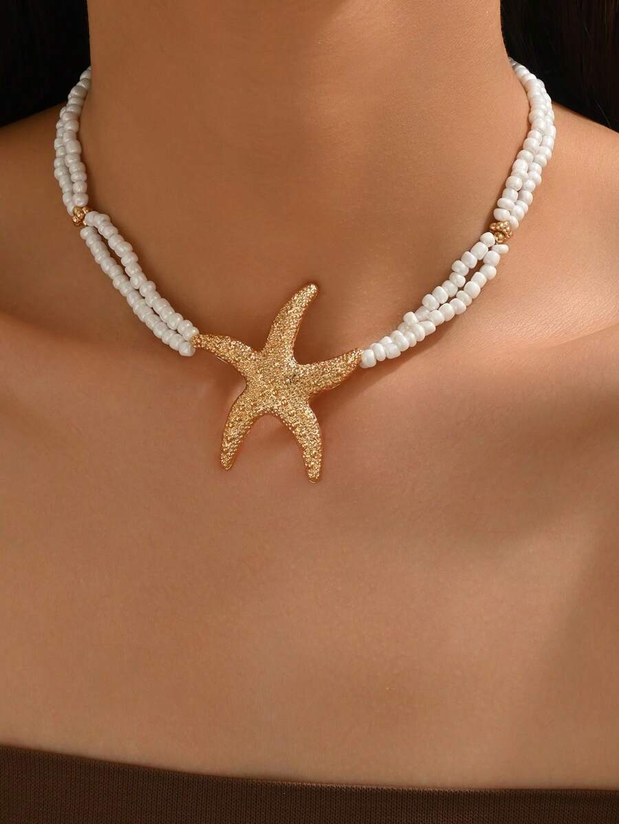 1 pieza Elegante collar de mujer de moda para verano con elementos marinos en estilo bohemio - Estrella de mar dorada, conchas de colores, caracol, pez dorado, caballito de mar, langosta roja, sirena. Cuentas de semillas, piedras, estrella de mar de cristal, incrustación de conchas y caracoles falsos de perla, cadena chapada en oro. Varios diseños encantadores de collares para fiestas de playa y vacaciones