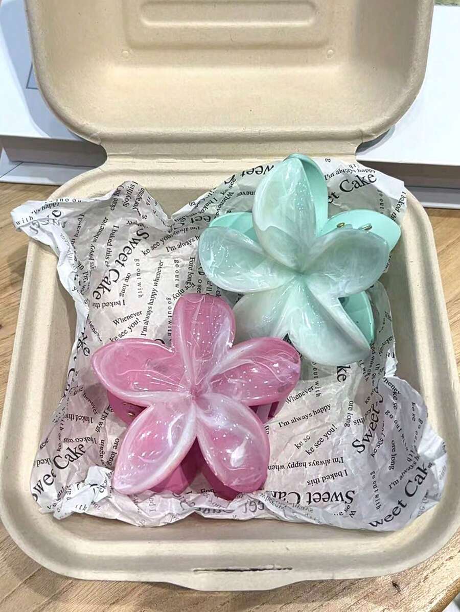 2 pièces set pince à cheveux en acrylique avec fleurs de marguerites tie-dye, style coréen mignon et polyvalent. Accessoires pour cheveux élégants et appropriés pour les photos de vacances à la plage estivale. Pinces à cheveux à fleurs de style bohème
