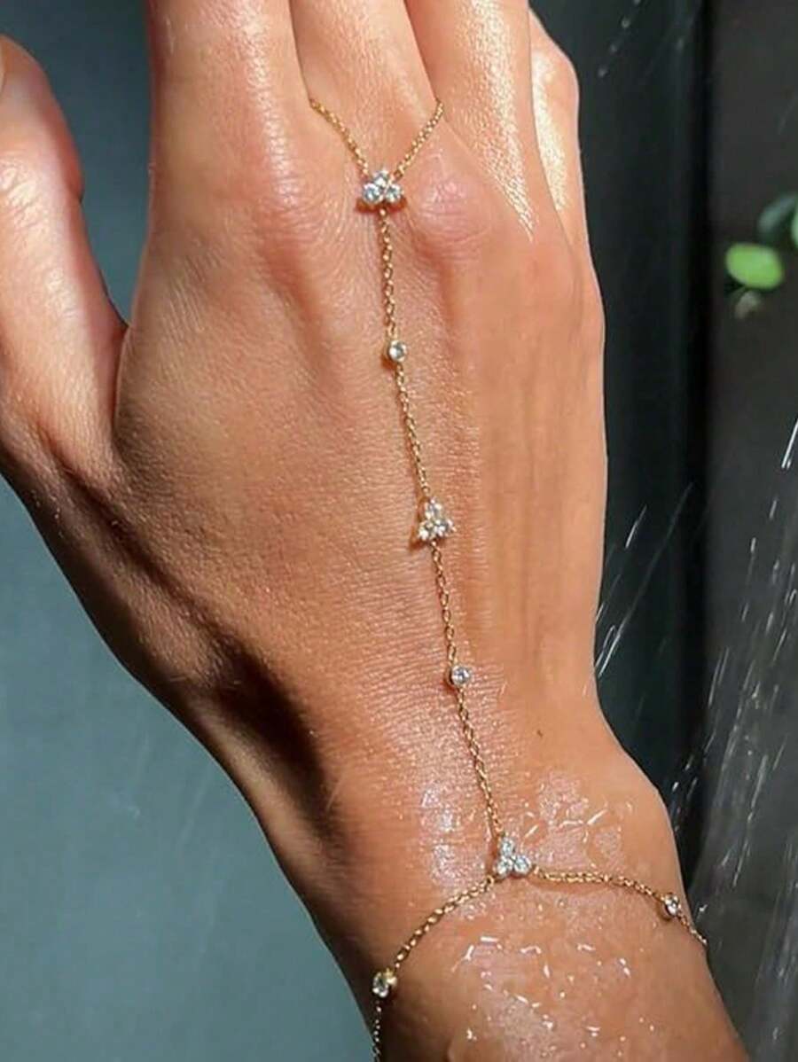 1pc Bohemian Crystal Finger Ring Chain Bracelet, Fashionable, Elegant, Versatile, Sexy For Party, Beach, Daily Casual Wear, Holiday Gift (Handmade, May Have 1-3cm Deviation)