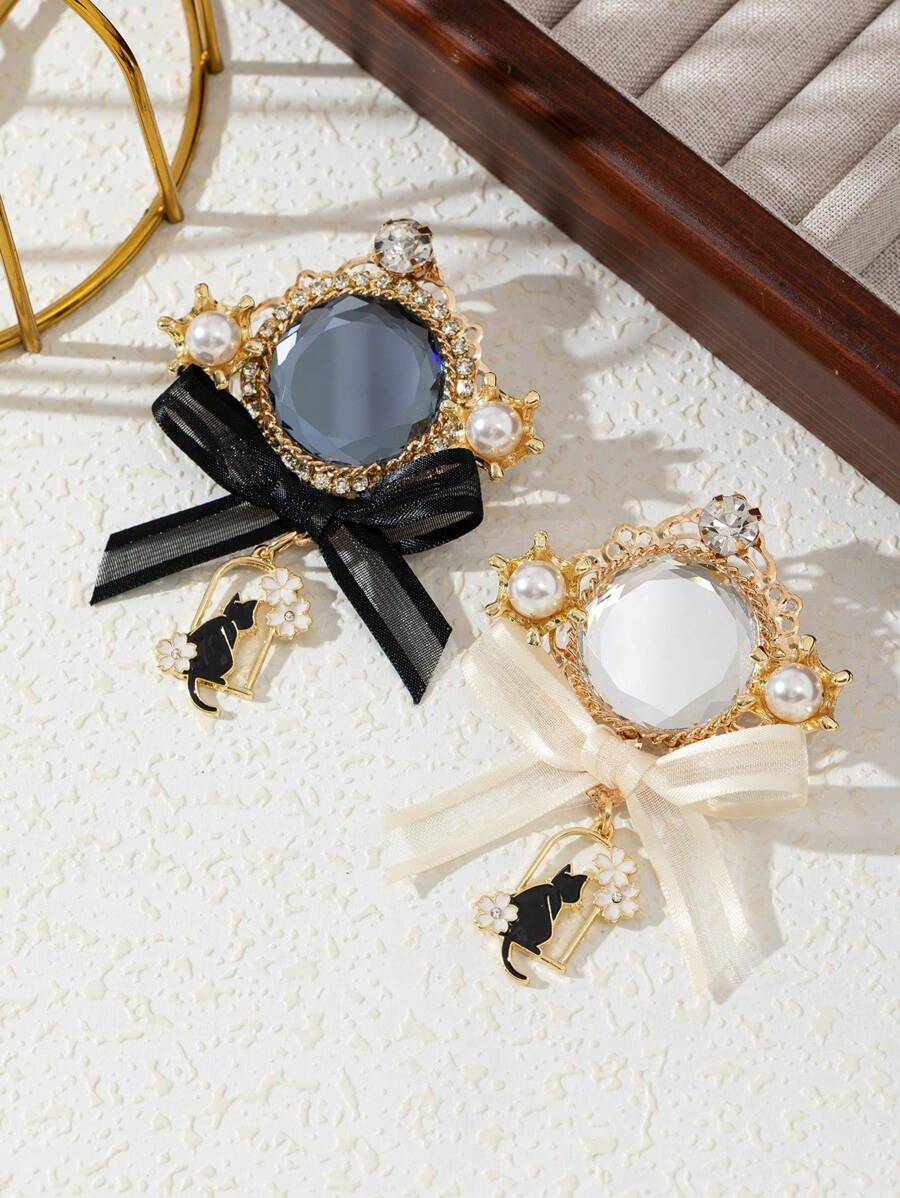 1 peça de acessório elegante com glitter e design de balanço de gato, distintivo escolar, strass grande, broche com laço de fita, broche de joia de luxo, broche de lapela para presente de namoro, adequado para uso diário