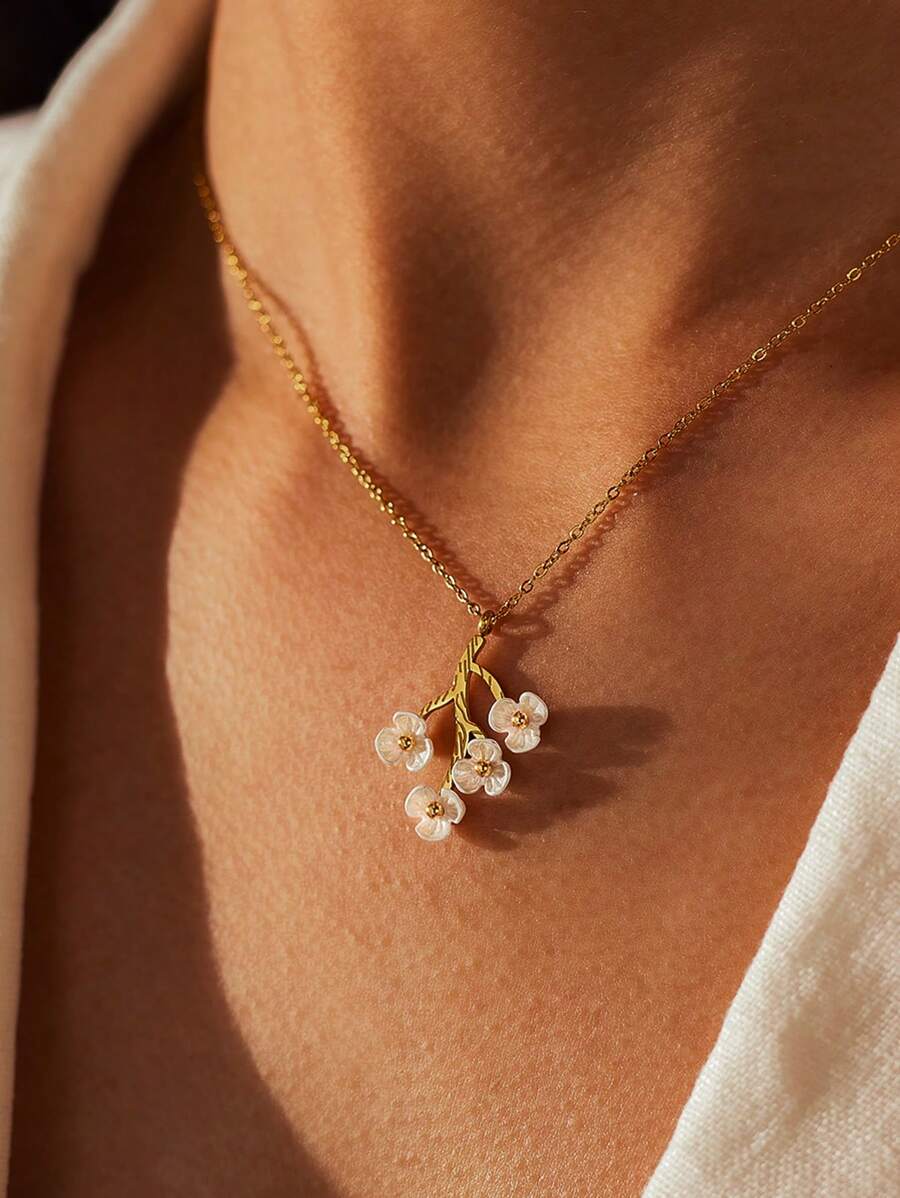 Eleganter pflanzenförmiger Resin Blumenanhänger Damenkette, vielseitiger Stil modische Halskette für Pendlerinnen, Party- und Festivalgeschenk, geeignet zum Tragen und Kombinieren zu verschiedenen Anlässen