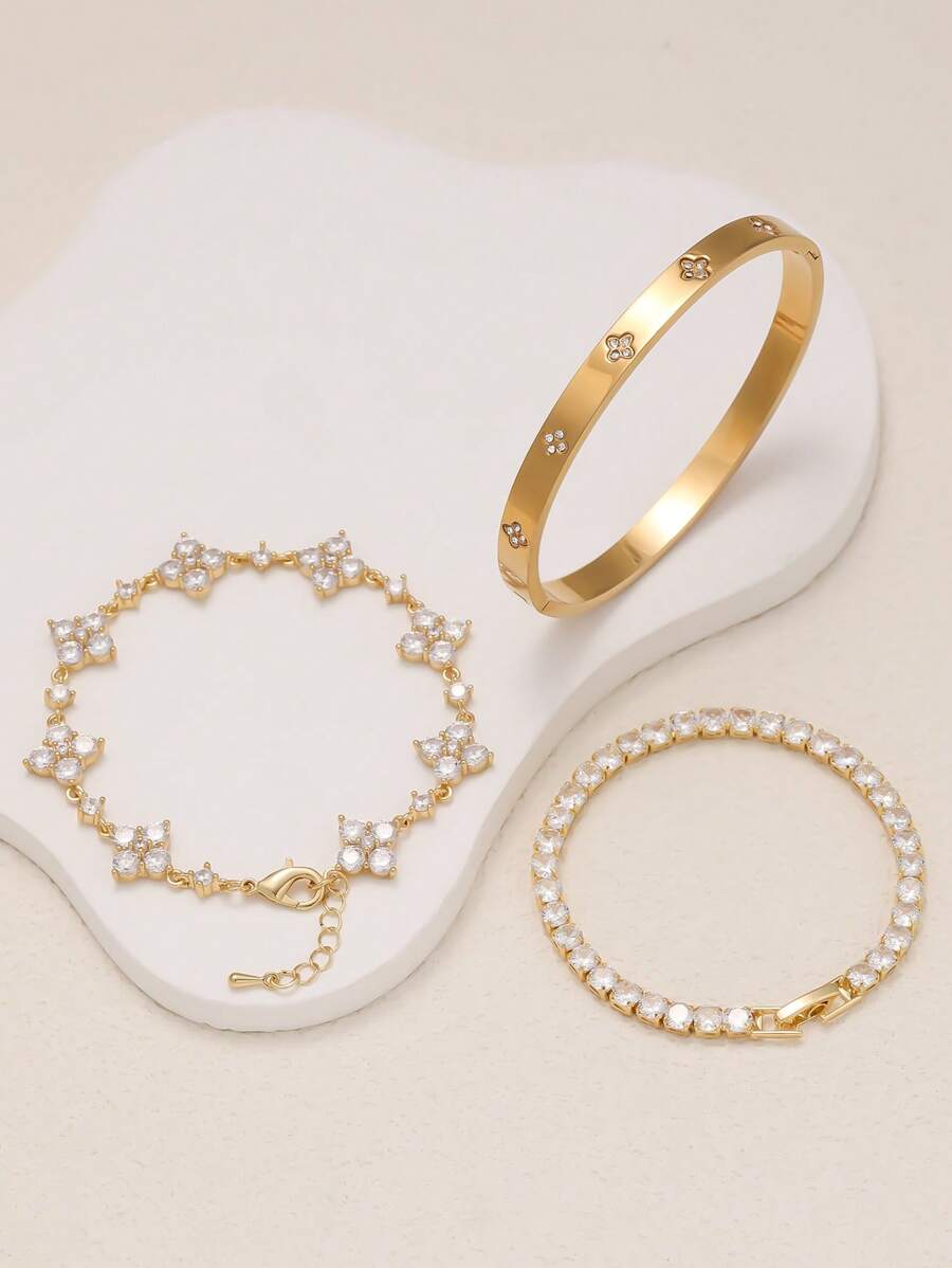 Brazalete minimalista y elegante de acero inoxidable con trébol de cuatro hojas de CZ, adecuado para el uso diario de las mujeres en todas las estaciones