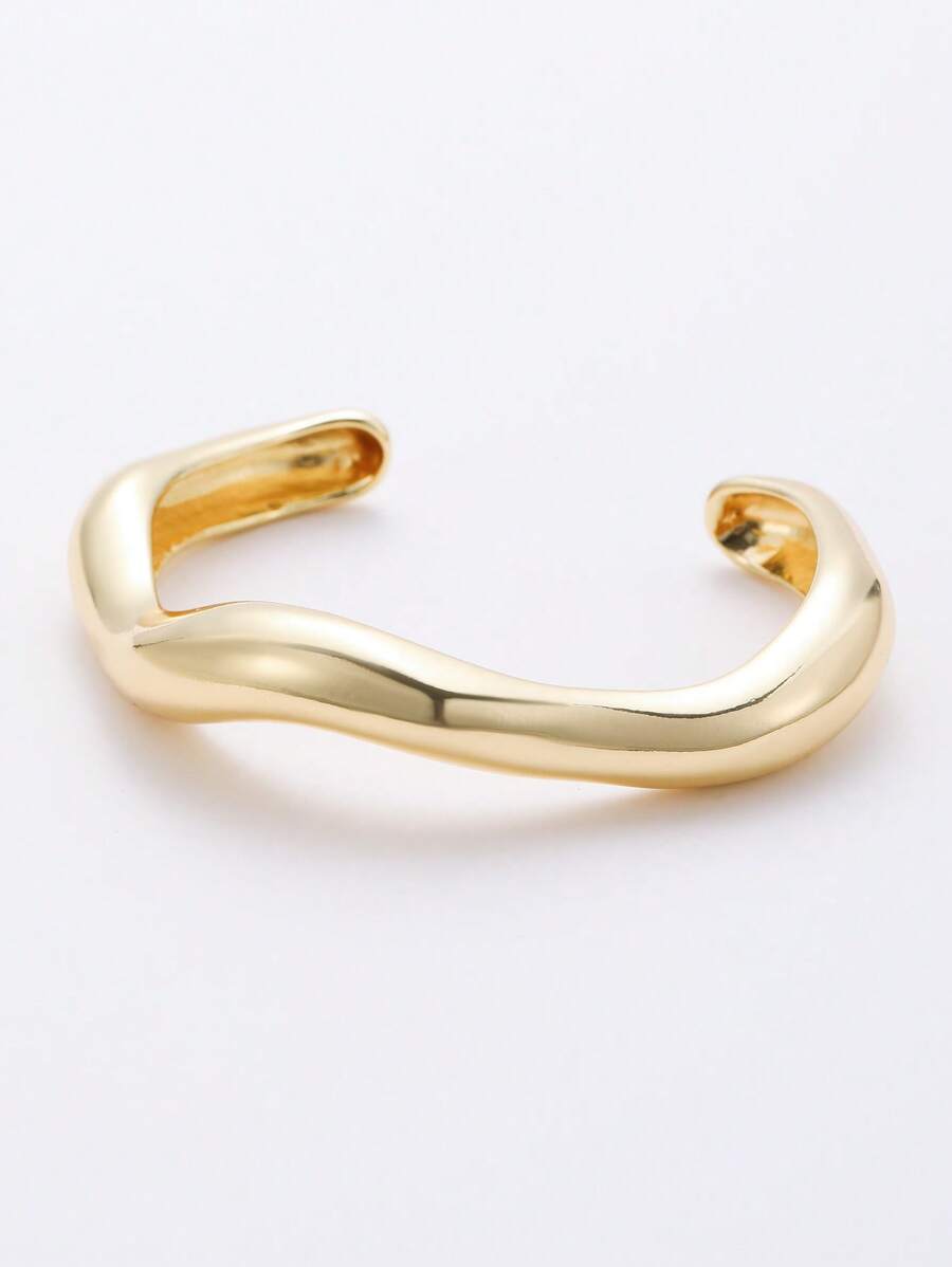 Metal Abstract Exaggerated Asymmetrical Bracelet For Women, European And American Style Open Bracelet Jewelry Accessory