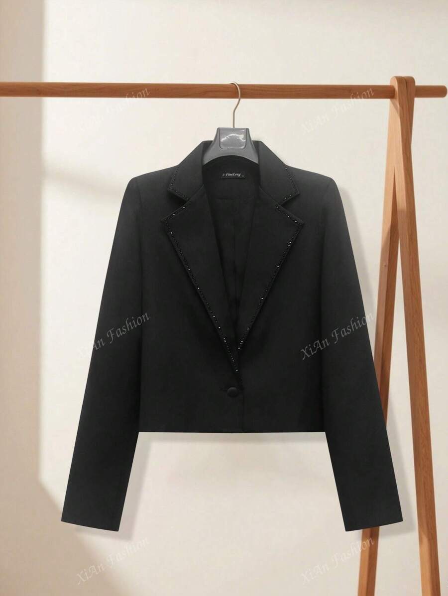 Blazer elegante com colarinho cintura alta e ornamentos de strass