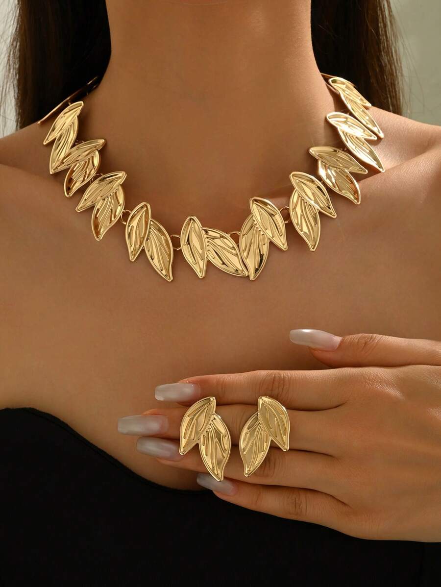 1set 3pcs Luxury & Elegant Golden Starfish & Wheat Texture Flower Wrinkle Necklace & Earrings Set, Fashion & Creative Asymmetrical Floral Starfish Leaf Necklace & Earrings Set, Suitable For Women Daily, Holiday, Party Wear