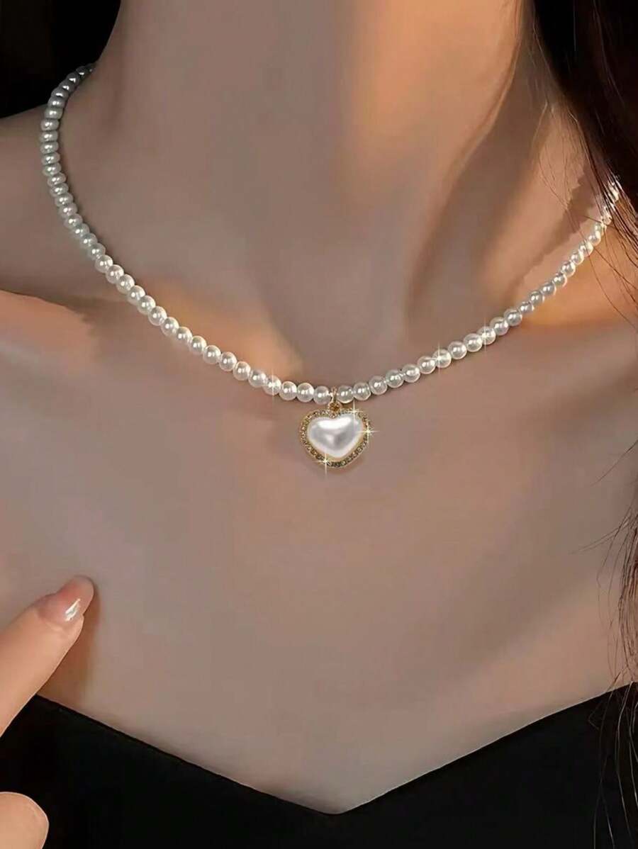 Collar elegante de perlas falsas para mujer, collar con colgante en forma de corazón clásico, collar versátil de verano