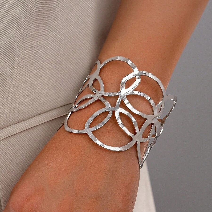 1 pulseira feminina de metal martelado com fio simples para uso diário, presente adequado para família e amigos