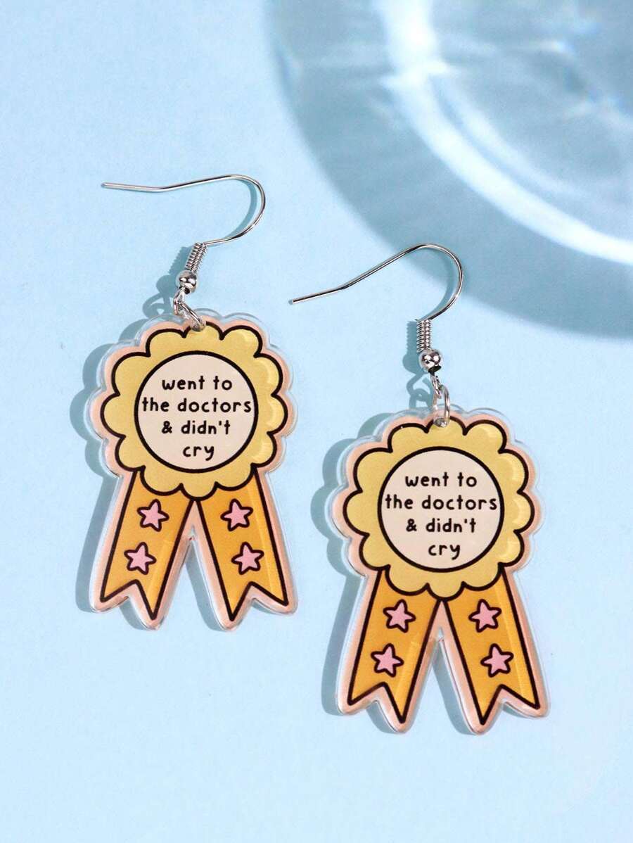 1 par de brincos com pingente de medalha de ouro criativos, únicos e fofos para mulheres, versáteis para festas, feriados, viagens e uso diário