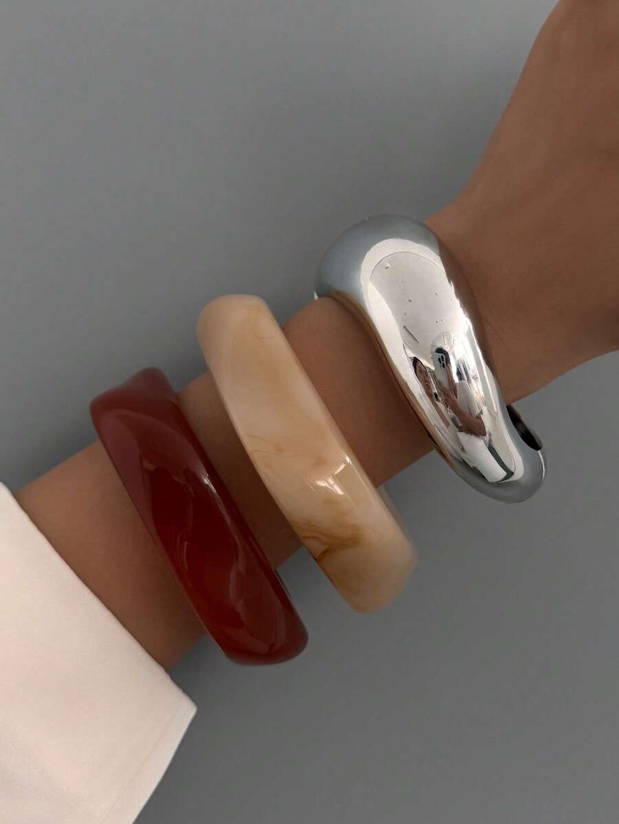 1pc Vintage Exaggerated Asymmetrical Acrylic Resin Cuff Bracelet, Minimalist Punk Style Unique Design Thick Gold-Tone Bracelet, Women's Daily Accessory And Festival Gift Jewelry (The Pattern, Texture And Color On The Bracelet Are Based On The Actual Item)