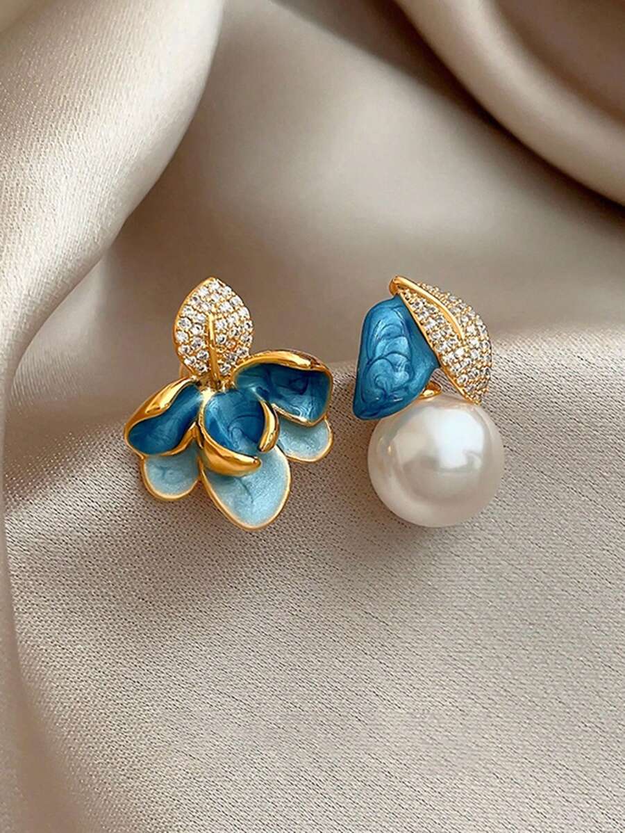 1 par de aretes con piedras de imitación de perla y pétalos asimétricos de moda minimalista, livianos y elegantes, ideales para uso diario y eventos de mujeres
