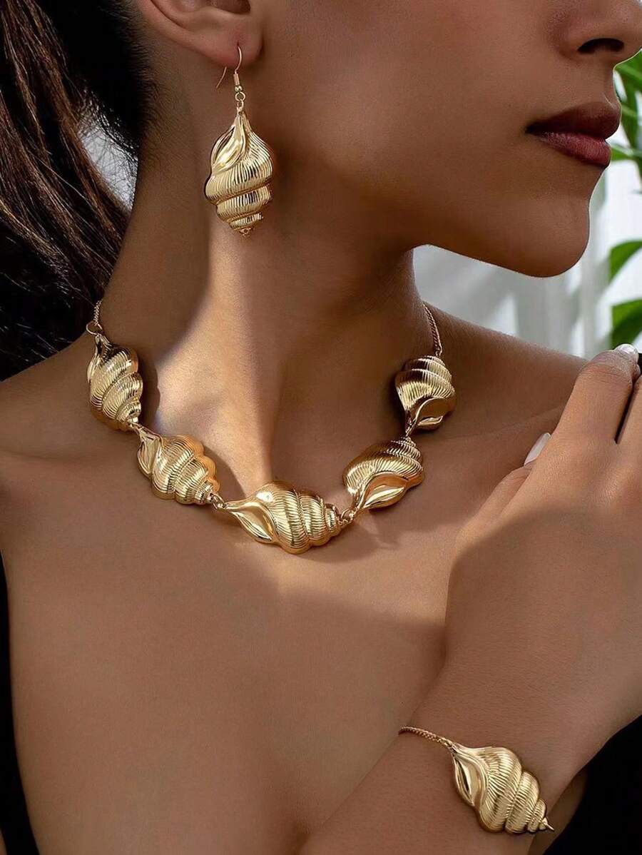 4-Piece European And American Fashion Minimalist Exaggerated Personalized Ocean Style Gorgeous Geometric Shell Earrings, Necklace, And Bracelet Set For Women