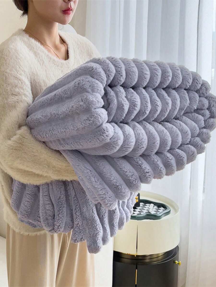 1 Pieza 180*220CM Manta De Matrimonial Tiro De Piel Sintética De Conejo Con Cortes A Rayas Anchas,Manta Suave De Doble Cara Para Cama O Sofá,Informal Para La Siesta En La Oficina