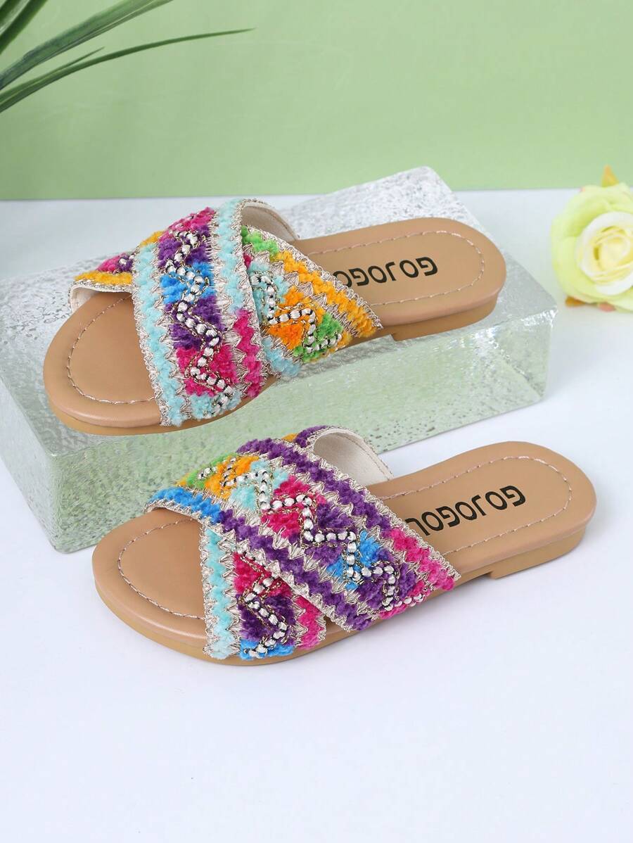 1 par de sandalias planas de moda para niñas en verano, diseño de estilo cruzado, adecuadas para varias ocasiones y sesiones de fotos