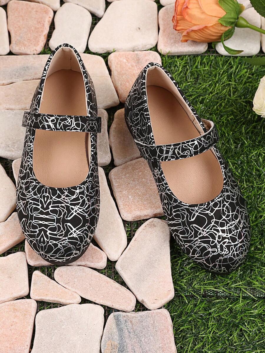 1 Pair Black Toddler/Little Girls' Silver Print Soft PU Leather Mary Jane Flats, Round Toe, Hook And Loop Strap, TPR Anti-Slip Sole, Bohemian Princess Casual Shoes, Suitable For 1-12 Years Old Students, Suitable For Parties, Dancing, Daily Wear In Spring, Autumn And All Seasons