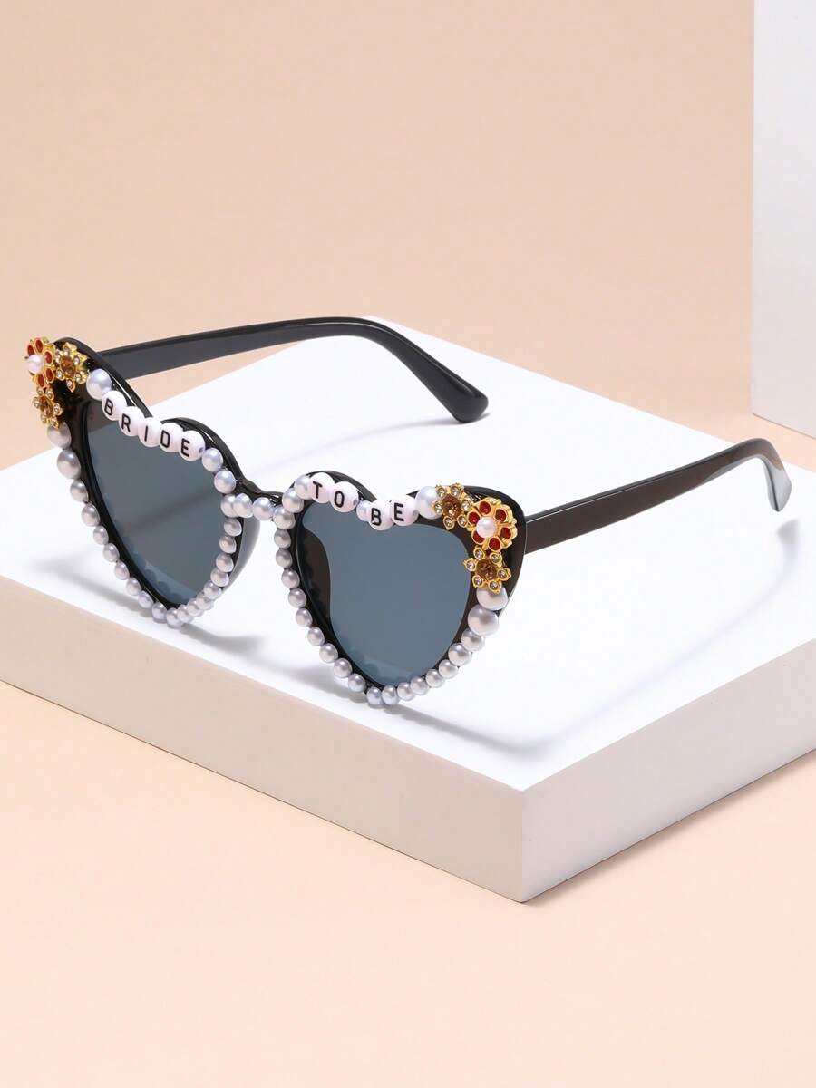 1 Stück herzförmige Perlenlicht Luxus Dopamin Wind eingelegte metallische Blumen Muster Pfirsich Herz Mode Brille, Hochzeit Party Tanz Party Accessoires, Strandmode für Sommerstrand, Lagerfeuerparty, Geschenke, Retro Street-Style, Autofahren, Sonnenschutz, Outdoor Reisen, Party, Bühnenshow Reise Accessoires Strand Schatten