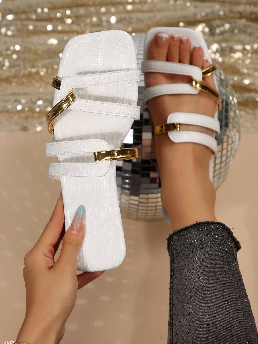 Women's New Open Toe Flat Sandals, Gold Stripe Cut-Out Design, White Color, Suitable For Casual Holidays, Daily Wear, Matching Dresses, Leggings, Casual Pants, Shorts, Mini Skirts. Snakeskin Flat Slippers, Suitable For Spring, Summer, Autumn, Valentine's Day, Mother's Day, Festivals, Parties, Fashion, Elegant, Minimalist, Romantic, Cute, Vacation, Travel, Daily Matching, Beach Wear
