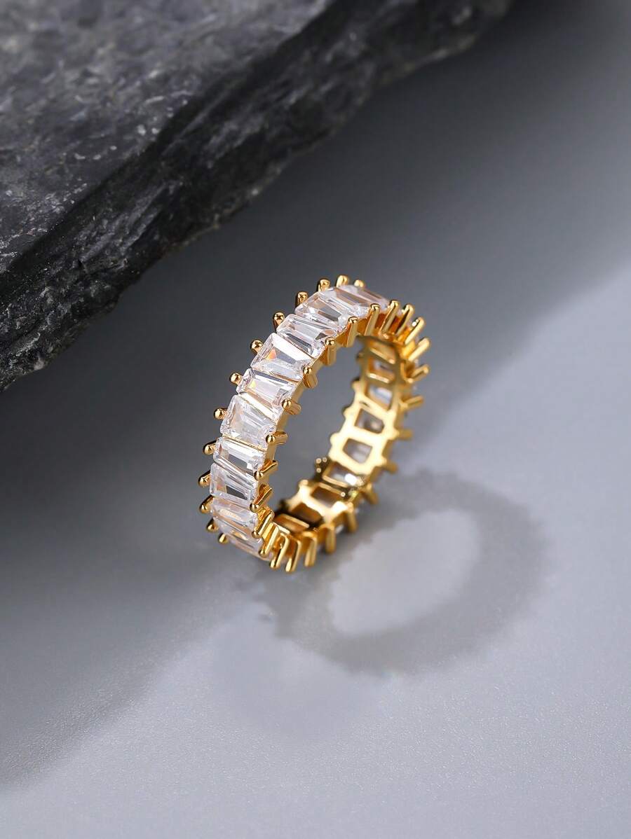 Ein luxuriöser rechteckiger Zirkonia Modeschmuckring aus Kupfer für Kleine Mädchen.