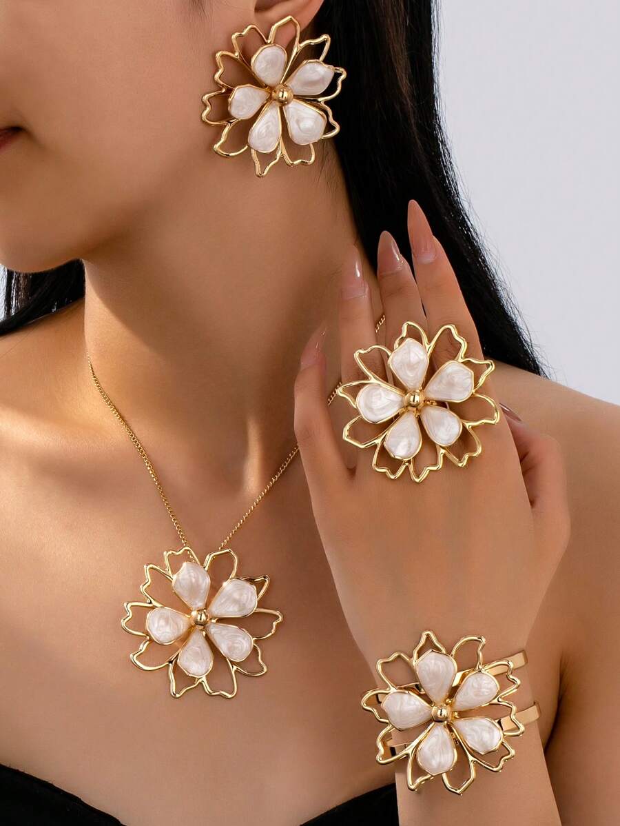 1 Set Elegante y Versátil de Joyería Geométrica con Diseño Calado Floral, que incluye Brazalete Ajustable, Anillo, Collar y Aretes para Mujer