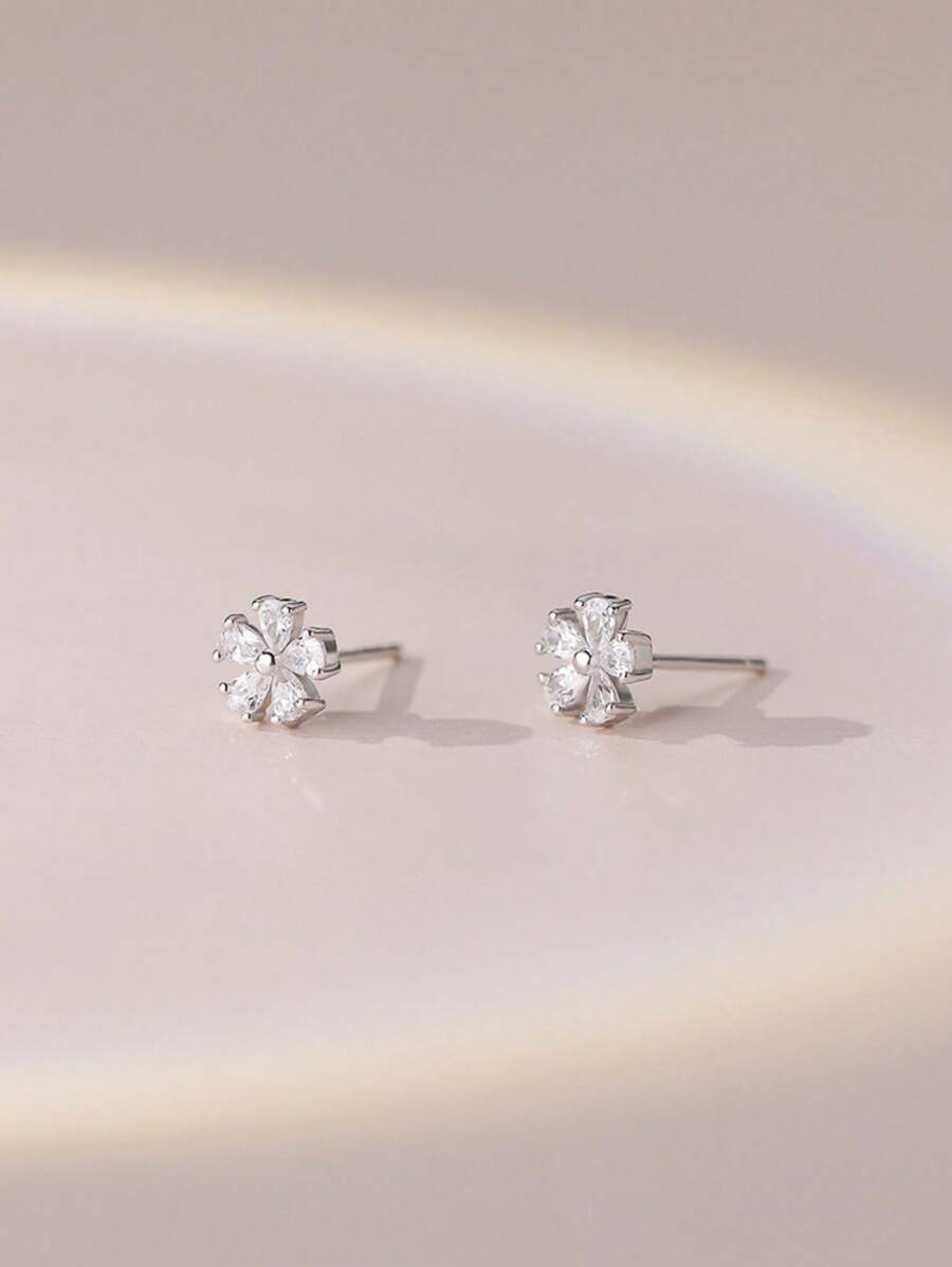 1 par de pendientes minimalistas de flor de cerezo de circonita para mujer, pendientes pequeños de flor brillante de circonita incrustada en cobre, de moda y versátiles