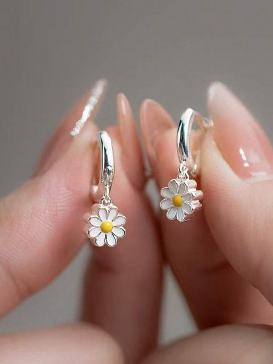 1 Paar Gänseblümchen Ohrklemmen, süß und geeignet für Frauen zum Tragen bei jedem Anlass