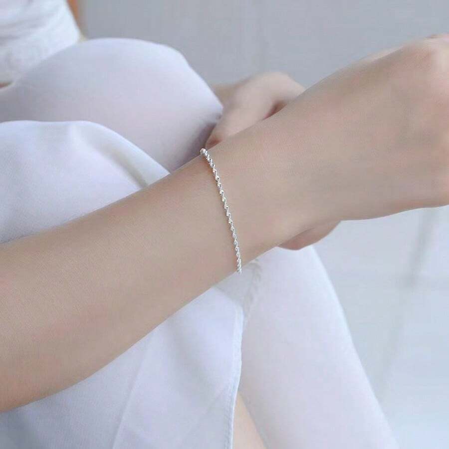 1 Stück silbernes minimalistisches verknüpftes Kettenarmband, nicht verblassend, geeignet für Männer und Frauen, für den täglichen Gebrauch, Dates, Feste, Valentinstag