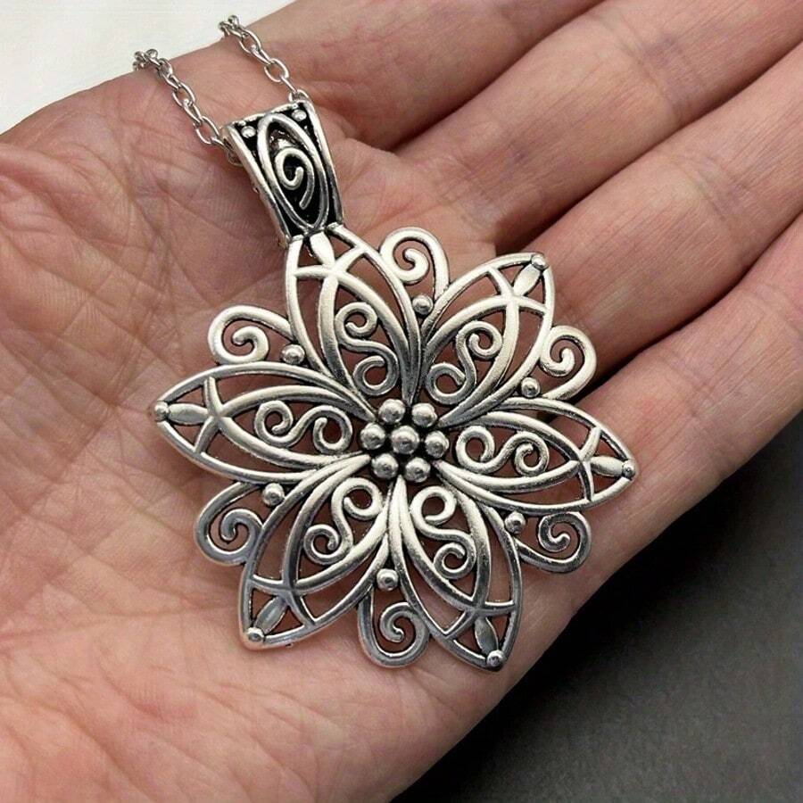 Vintage Hollow Big Flower Pendant Necklace Sweater Chain Floral Design Stylish Retro Victorian Lacework Floral Choker Boho Jewelry For Women Men Mother, Wife, Sister Accessories