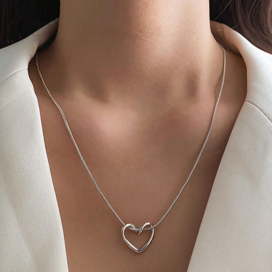 1 pieza Collar colgante con diseño de corazón hueco minimalista de lujo, gargantilla simple y elegante, collar versátil para superposición, regalo de cumpleaños para amiga